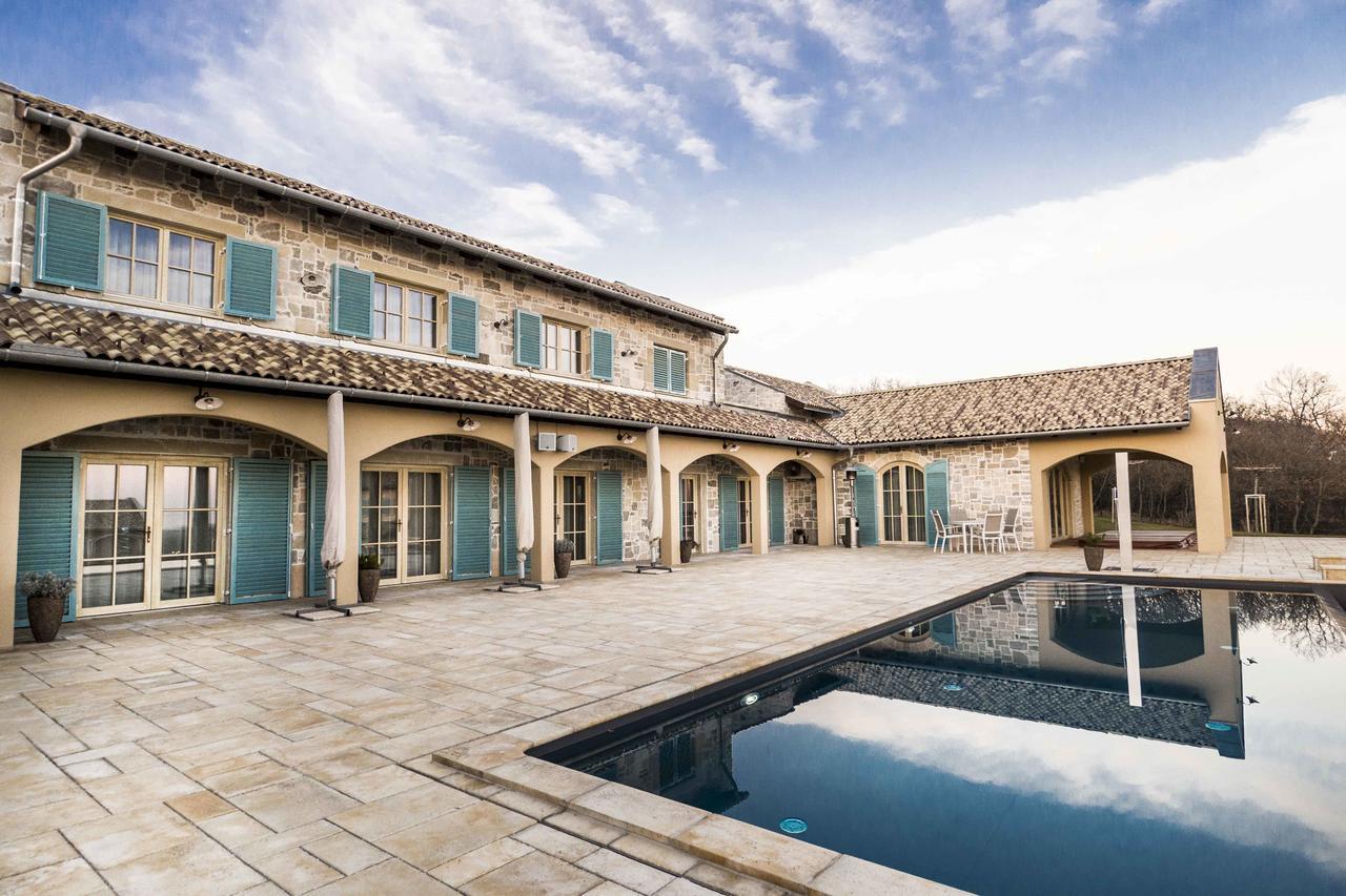Villa Vitae 블로톤퓌레드 외부 사진